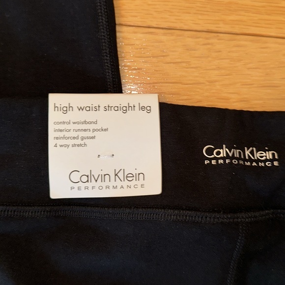 Calvin Klein Performance - Picture 6 of 6